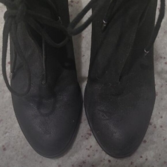 Very Volatile Los Angeles Black Suede Lace-Up Booties - SZ 6.5 - Picture 2 of 8
